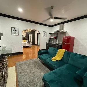  Apartment Midtown Vintage Charm