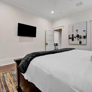  Holiday home The Victorian - Elegant 3br Near Overton